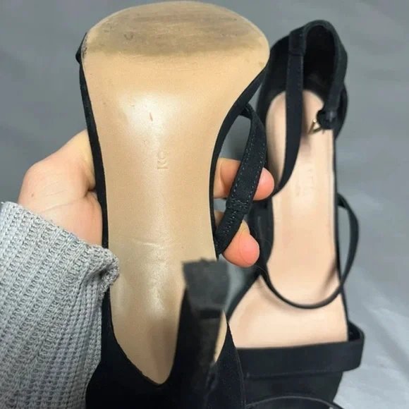 Michael Kors Elegant Black Strappy Heels - Picture 3 of 3